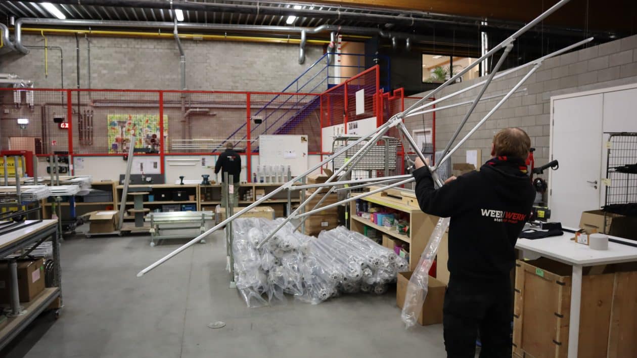 encalvewerk door weerwerk in productieomgeving bij de klant